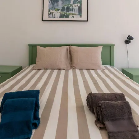 Cosy In Centre Apartment